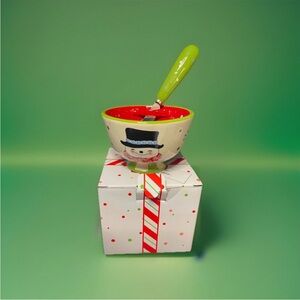 Collectible TempTations Festive Snowman Bowl with Green spreader.